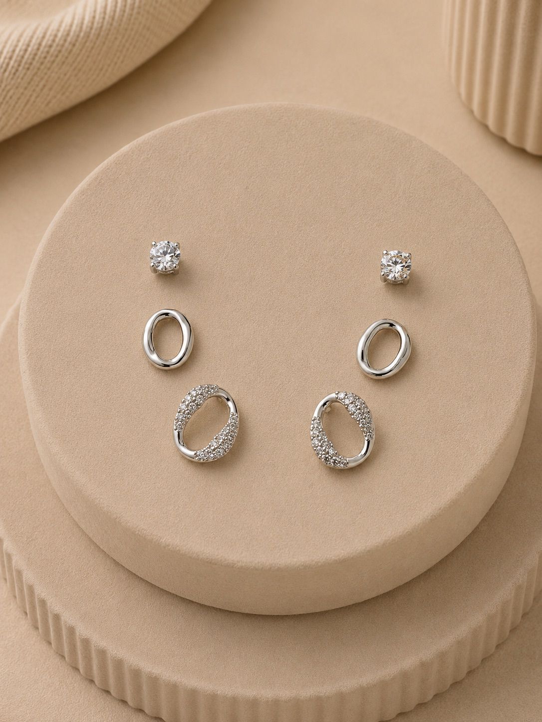 Lyra Stud Set