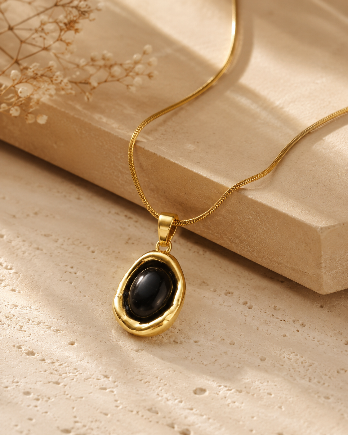 Onyx Halo Necklace
