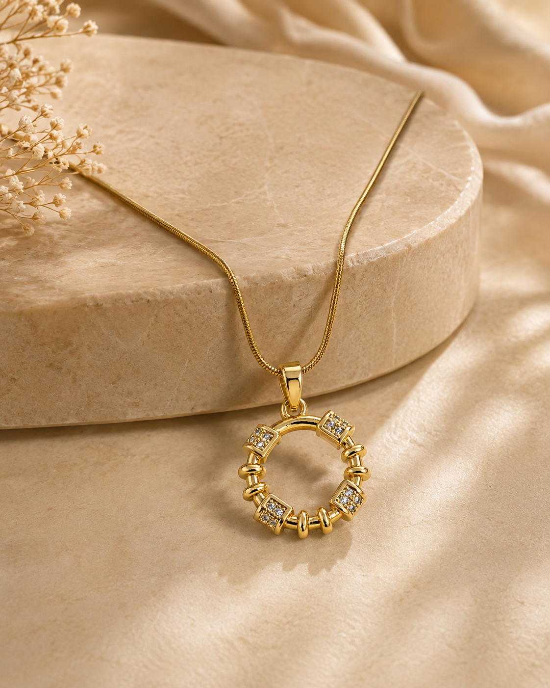 Cyrène Circle Necklace