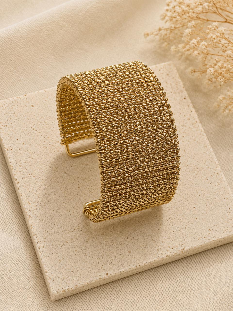 Virelle Mesh Cuff