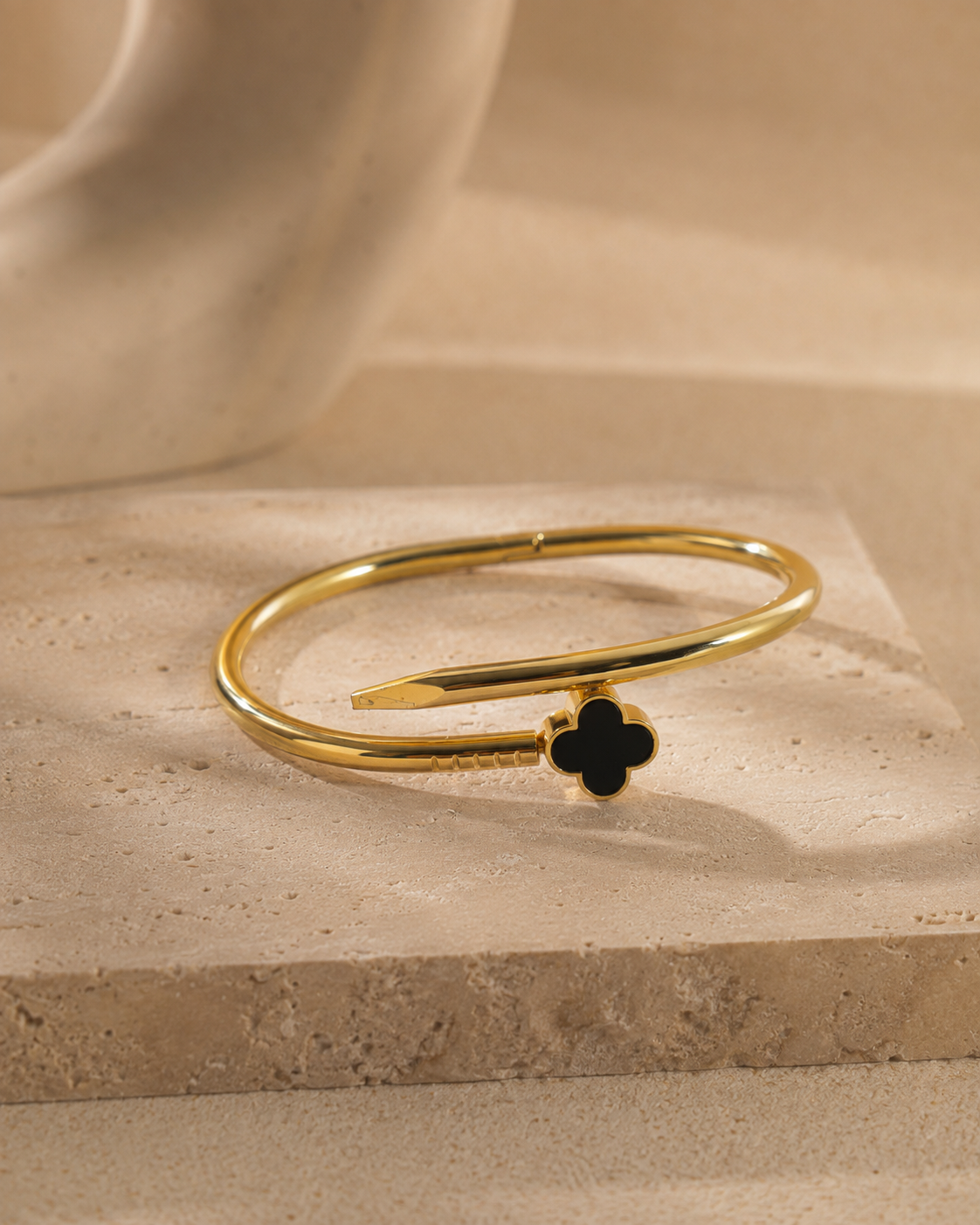 Veya Noir Open Cuff