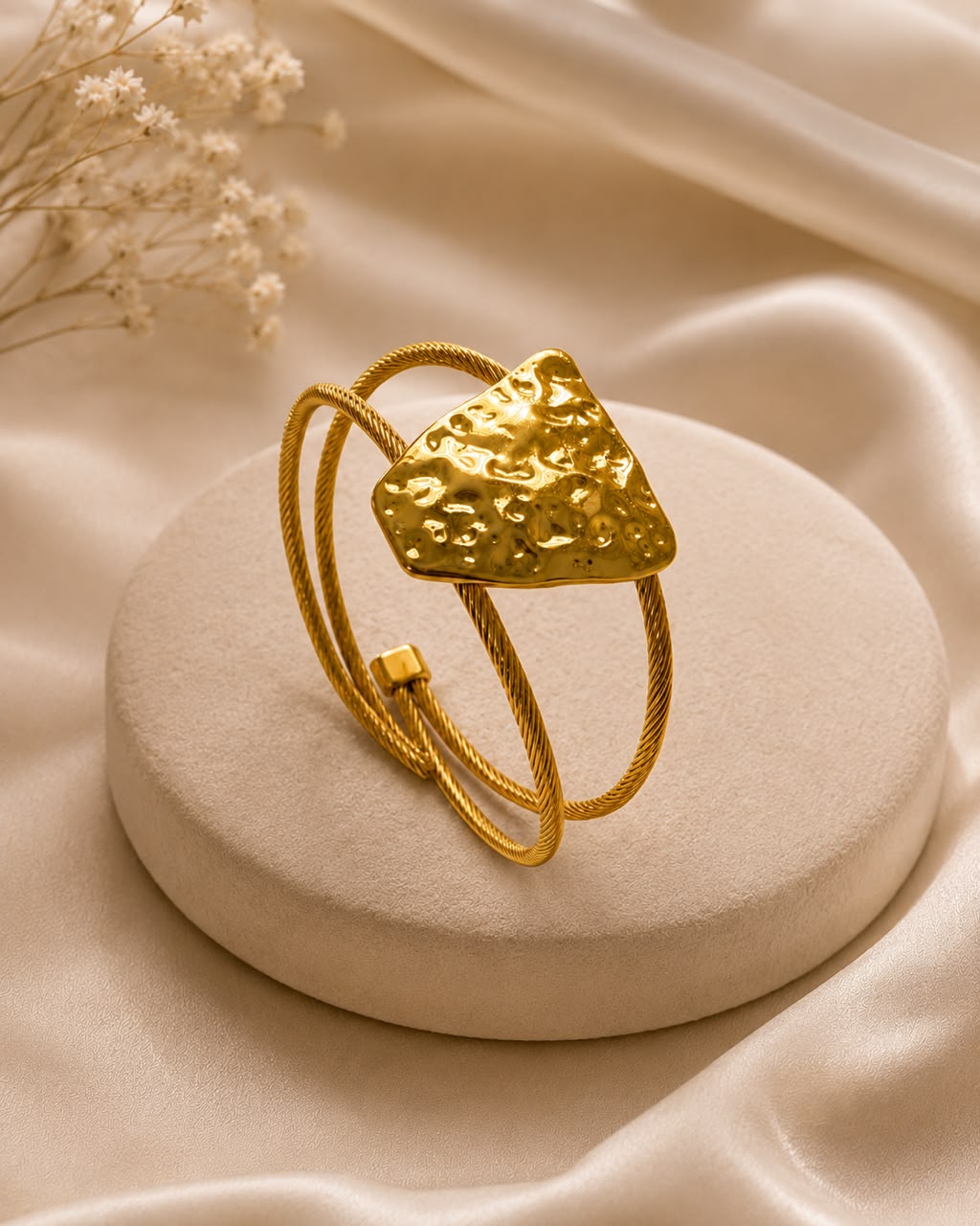 Sorelle Cuff