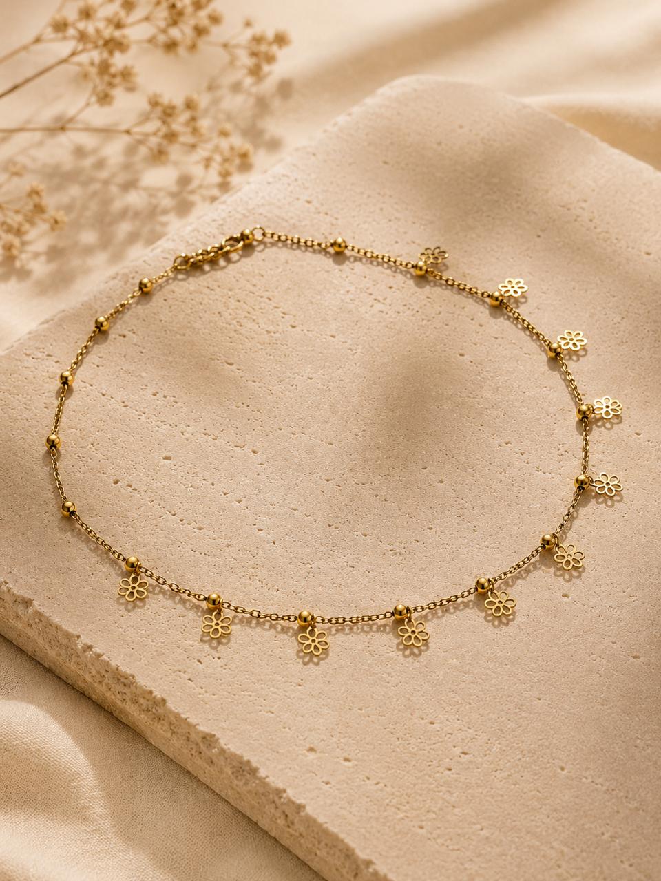 Fiora Daisy Necklace