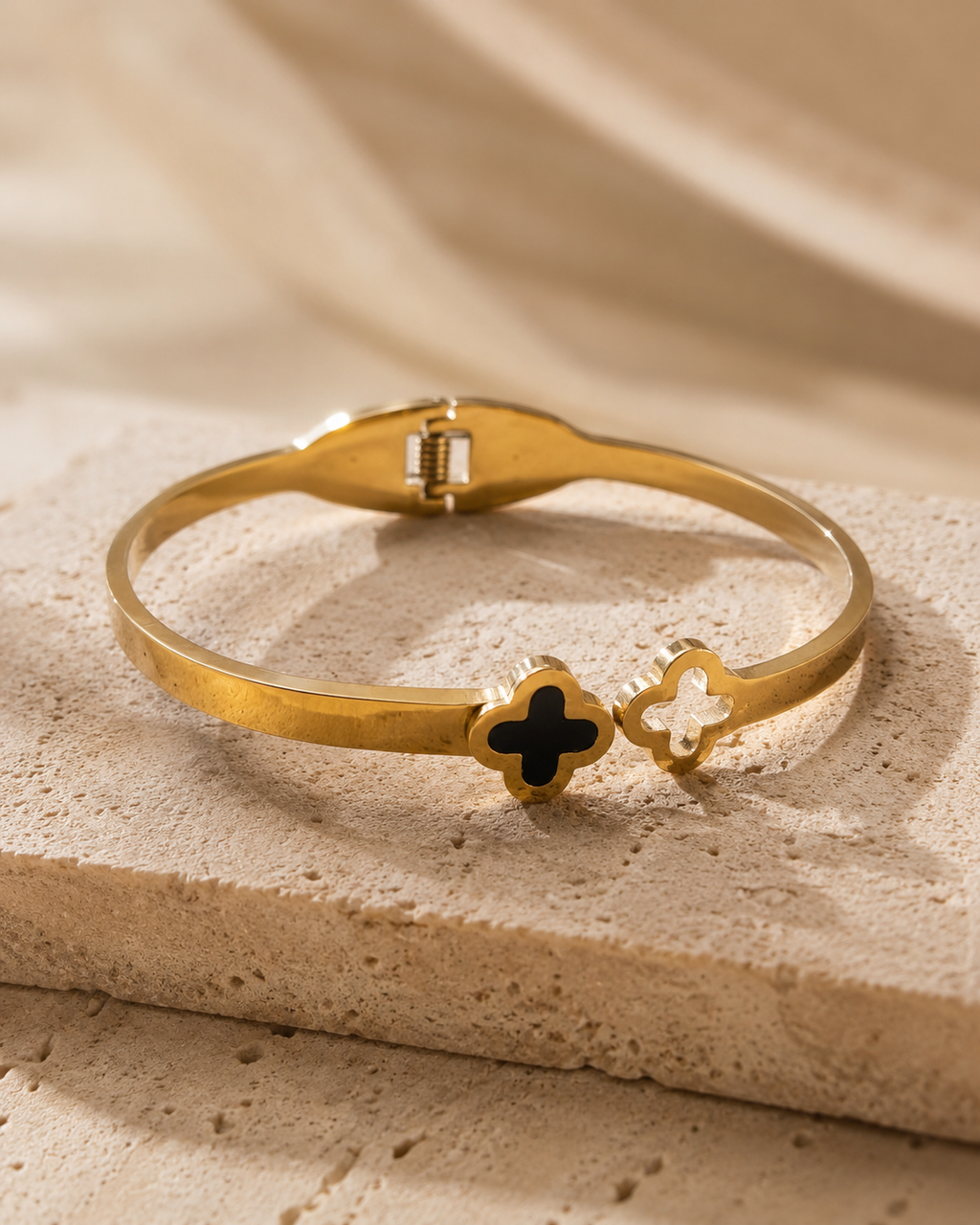 Noelle Clover Cuff