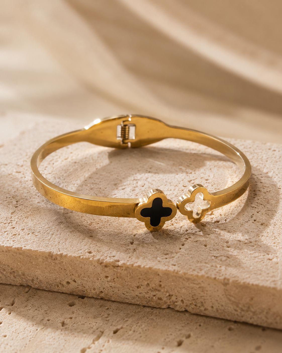 Noelle Clover Cuff