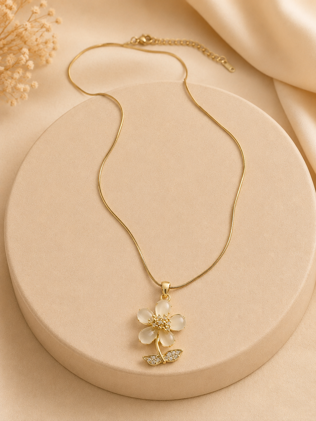 Blosselle Necklace