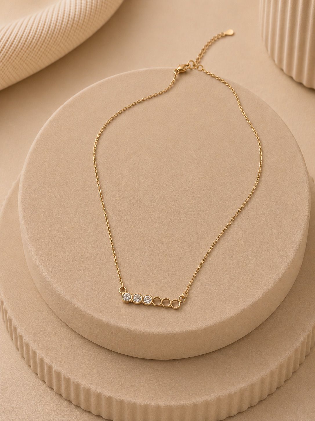 Tria Necklace